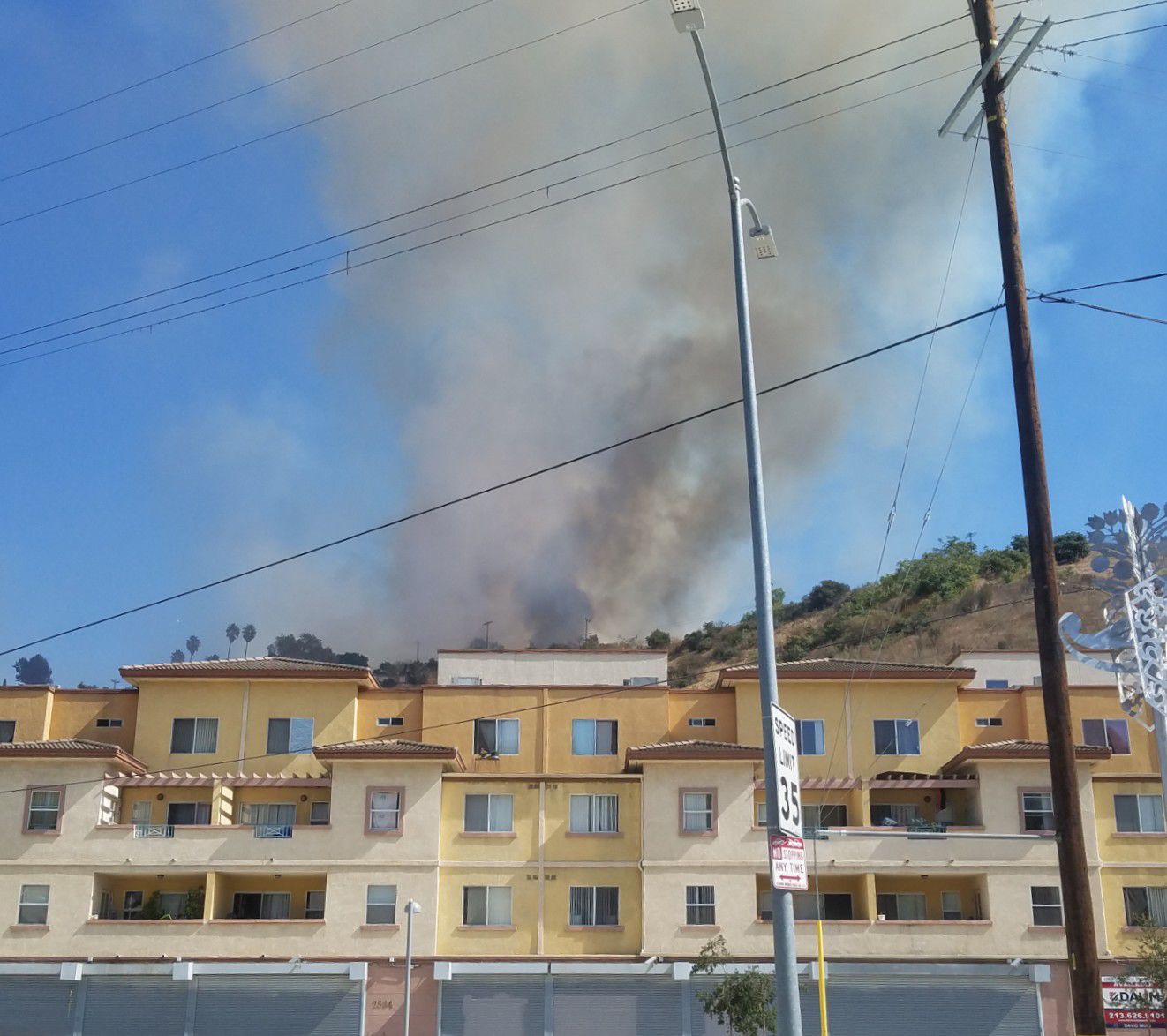 Smoke from El Sereno fire